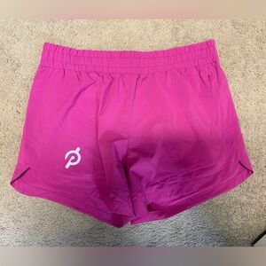 Peloton 4" Tulip Run Short- Size M - like new.